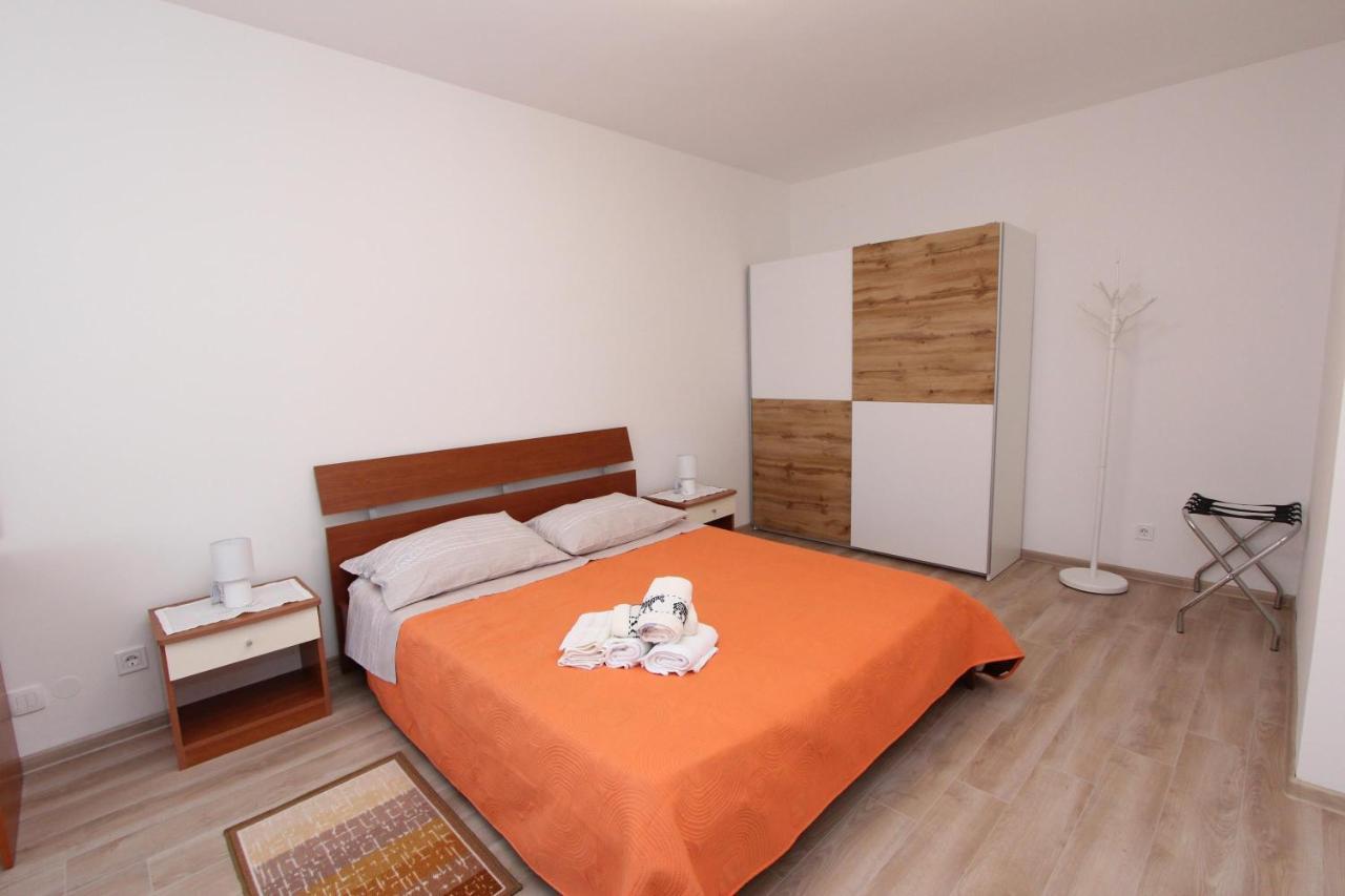 Apartments Eni 罗维尼 外观 照片