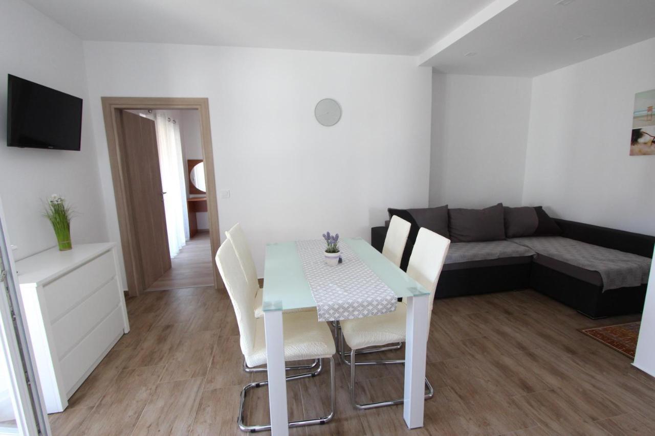 Apartments Eni 罗维尼 外观 照片